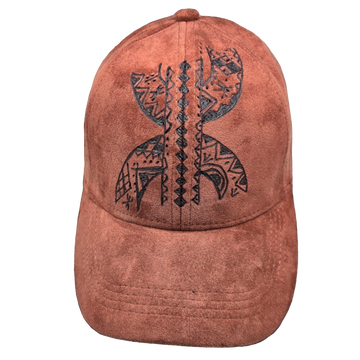 Affichez un style unique avec cette casquette de type baseball rouge, ornée de motifs berbères distinctifs. Parfaite pour ajouter une touche ethnique et colorée à votre tenue décontractée, cette casquette combine confort et originalité. Idéale pour ceux qui recherchent un accessoire tendance avec une influence culturelle.