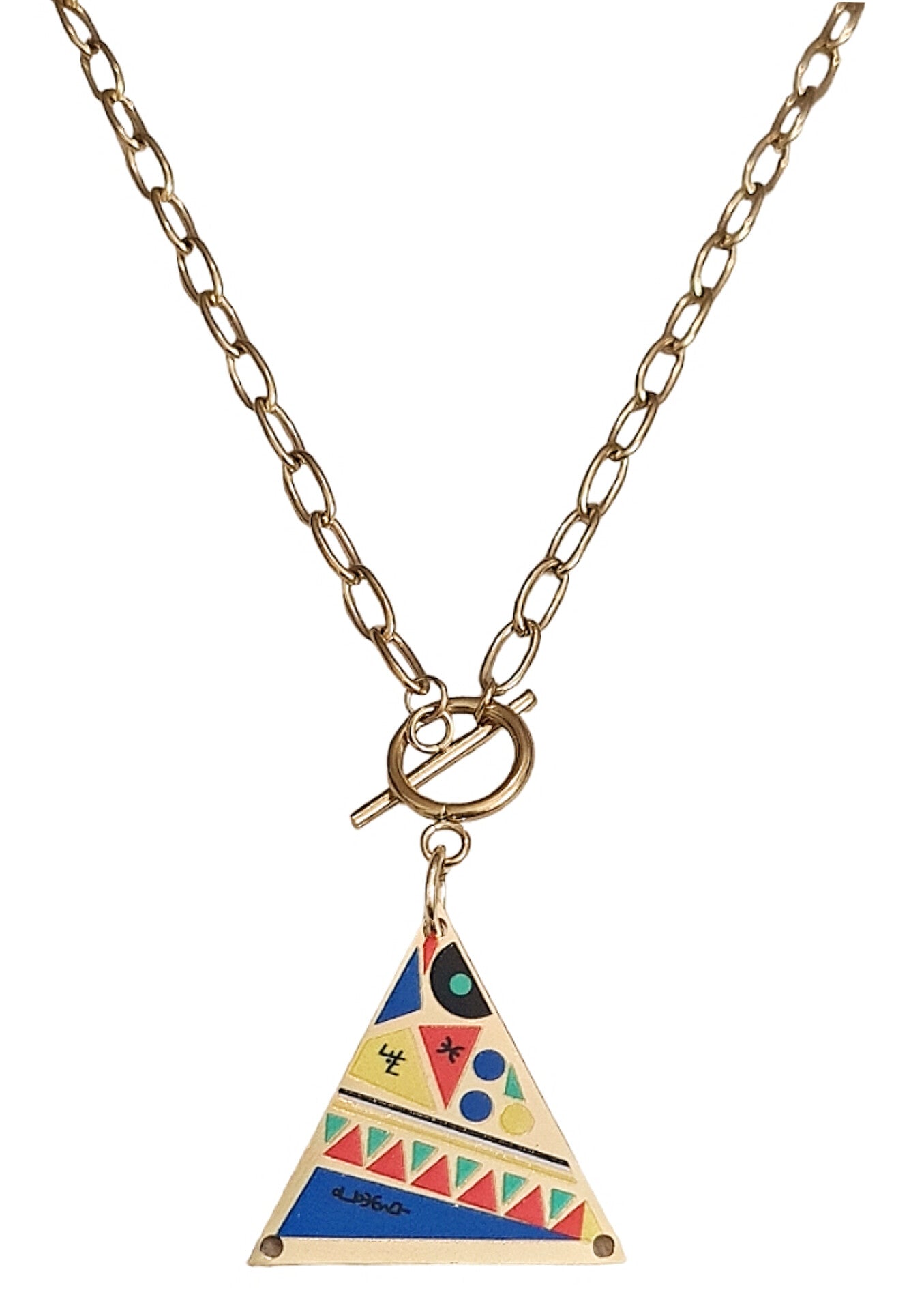 Notre collier en acier inoxydable couleur or rose avec des motifs colorés est conçu pour ceux qui cherchent à exprimer leur style unique avec une touche de sophistication. Ce bijou se distingue par son design vibrant et moderne.