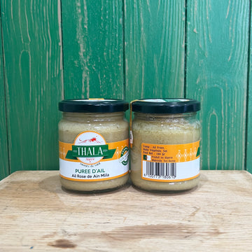 La Purée d'Ail offre un concentré de saveurs intenses pour sublimer vos plats. Préparée à partir d'ail frais de haute qualité, cette purée est un incontournable pour les amateurs de cuisine authentique et savoureuse.